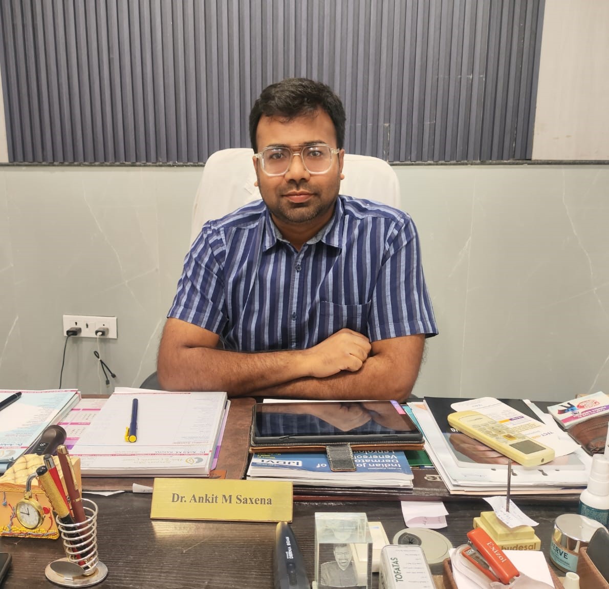 Dr Ankit M Saxena